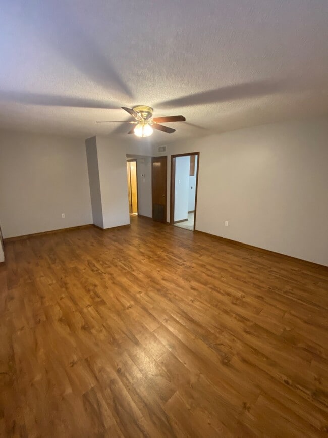 Photo - 1225 Woodside Dr