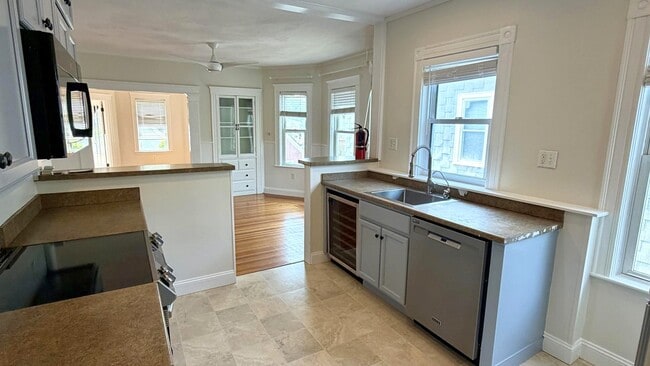 Photo - 9 Ashland St Unit 3