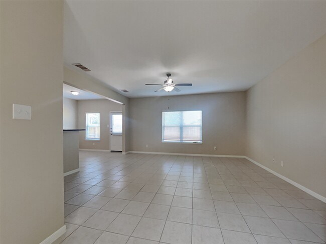 Photo - 692 Totem Trail Dr