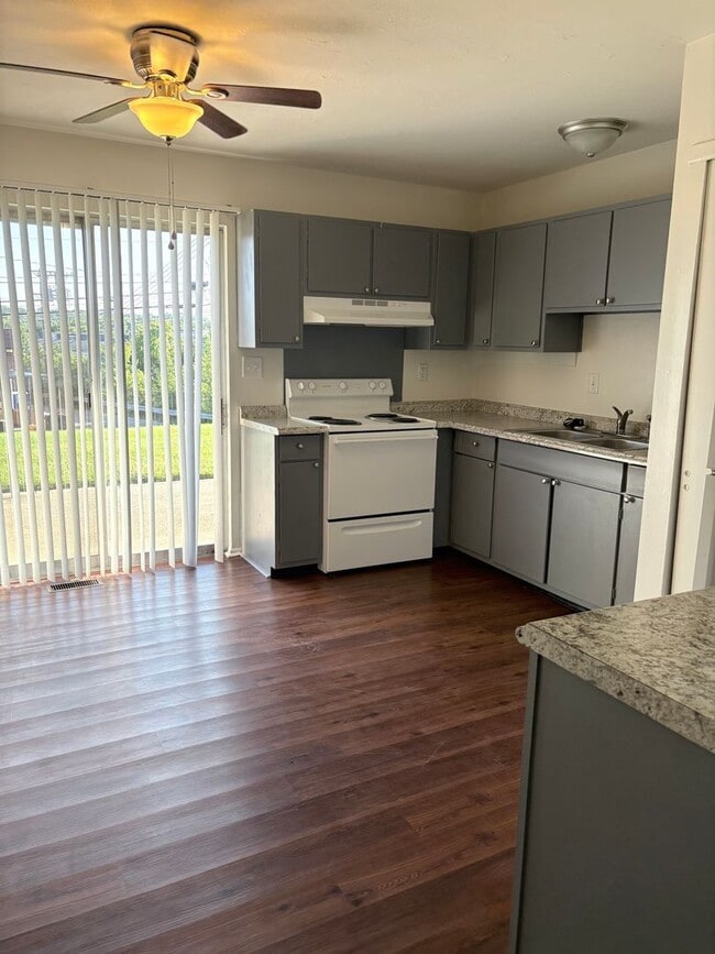 Photo - 1261 Uhlwood Dr Unit 1261 Uhlwood