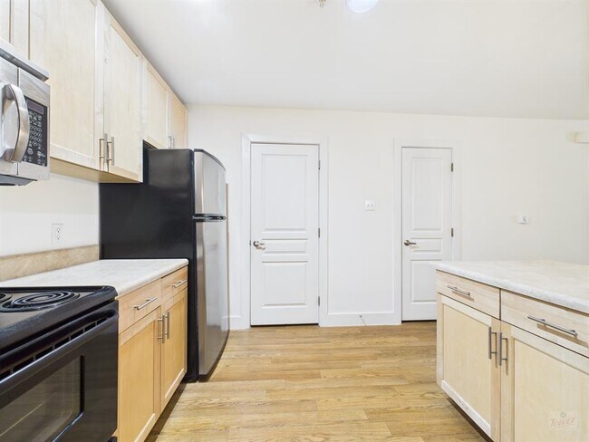 Photo - 711 W 32nd St Unit 155