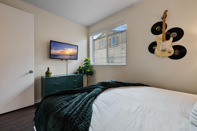 Photo - 7221 Cedar Rd