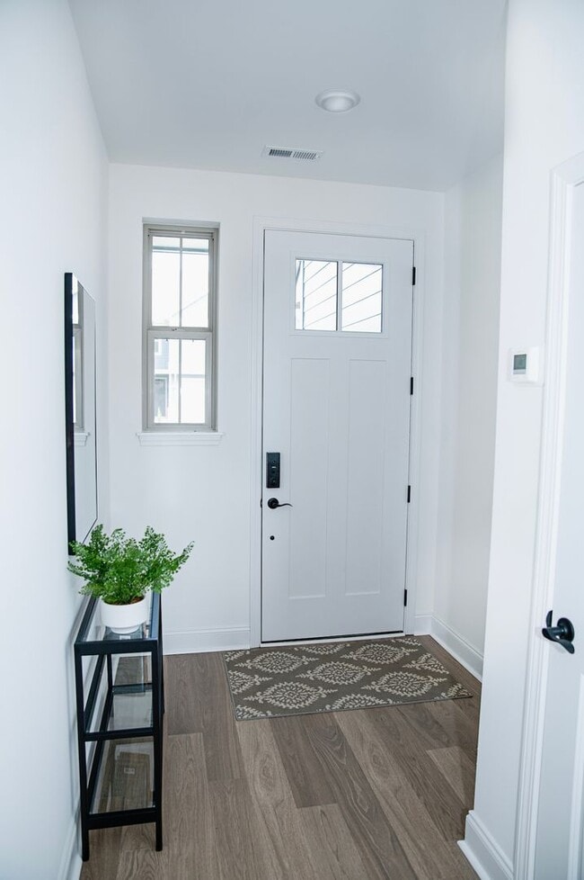 Photo - Beautiful 3 bd Townhome for Rent!