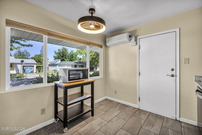 Photo - 620 Belgrave Ave