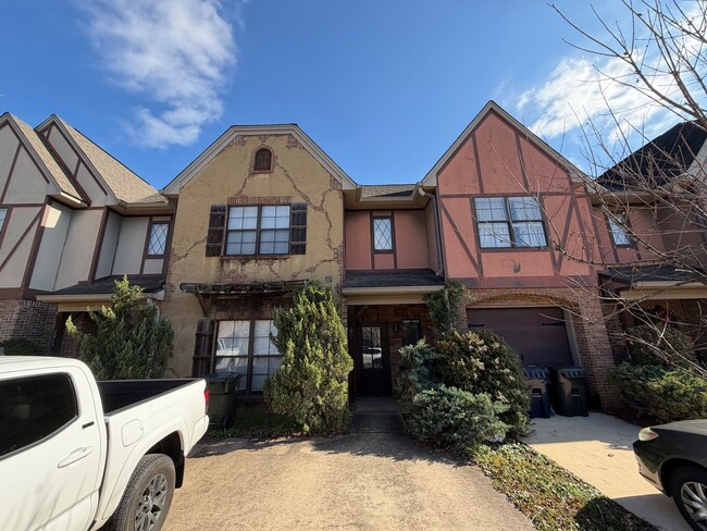 Building Photo - 2005 Stephanie Ct