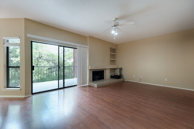Photo - Beautiful 2B/2B Condo!