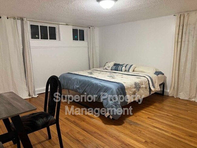 Photo - 104 W Pershing Blvd