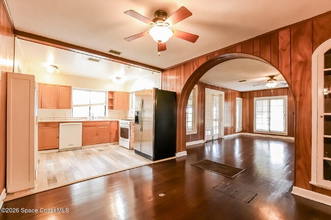 Photo - 1428 Riverside Dr