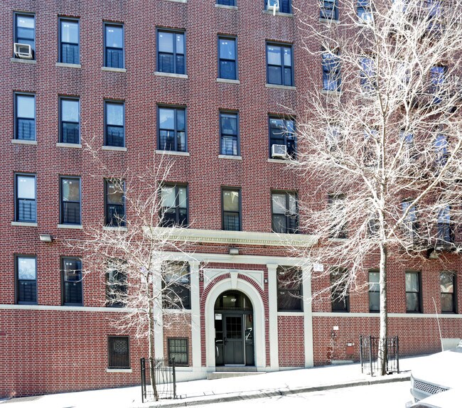 Photo - 240 E 194th