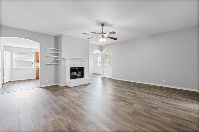 Photo - 2704 Tarrant County Dr
