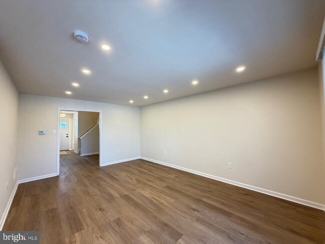 Building Photo - 203 Jonathan Dr