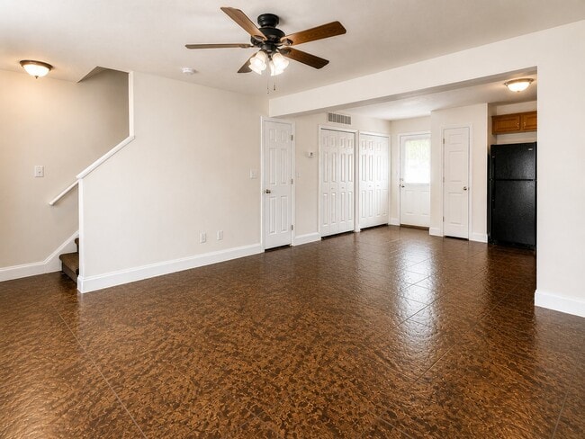 Photo - 1527 Lynch Ln Unidad B