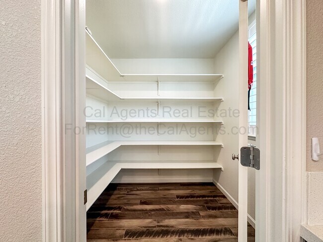 Photo - 3331 Rosenblatt St