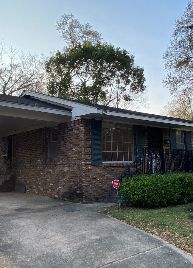 Photo - 629 Donald St