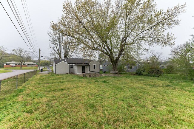 Photo - COMING SOON! Charming 3 bedroom 1 bathroom for rent!