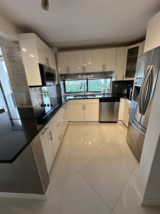 17021 N Bay Rd Unit 815