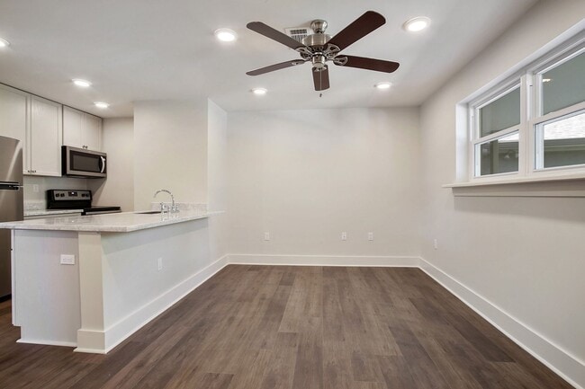 Photo - Beautifully Renovated 1 Bedroom Apartment! Unit 7