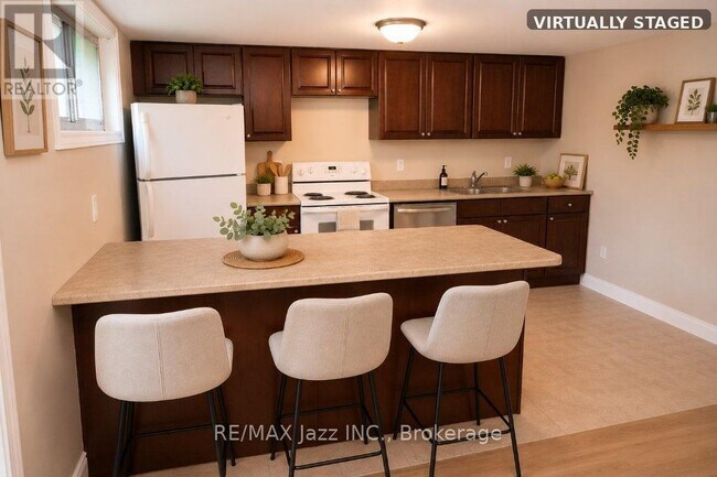 Photo - 624 Stewart St