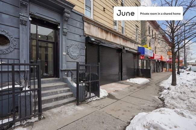 Room in Shared 4 bed/1 bath home in Prospect Lefferts Gardens