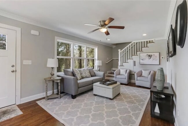Photo - 2561 Sylvan Rd