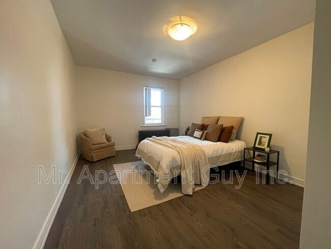 Photo - 2 Balsam Ave S Unit Suite 11