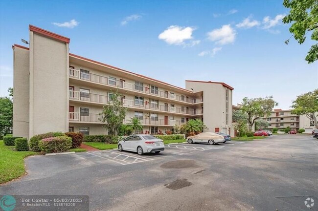 Building Photo - 25 Abbey Ln Unit 301 Rental