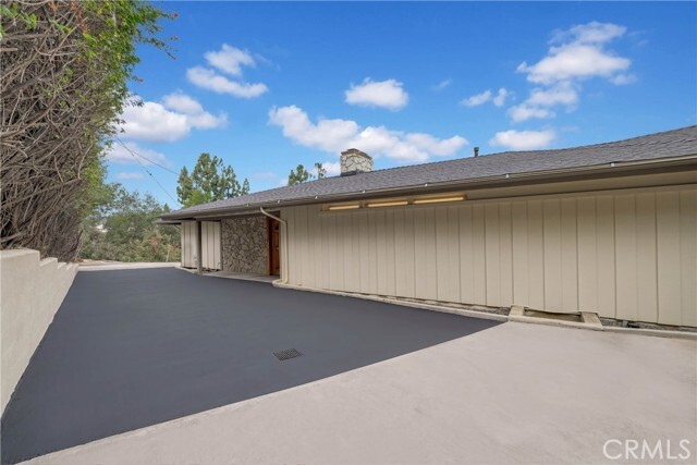 859 St Katherine Dr