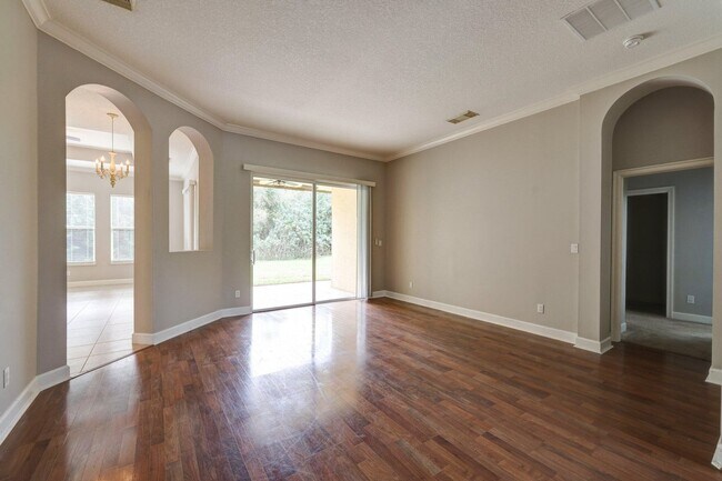 Photo - SPACIOUS 3 BEDROOM, 2 BATH +DEN IN THE VINEYARDS