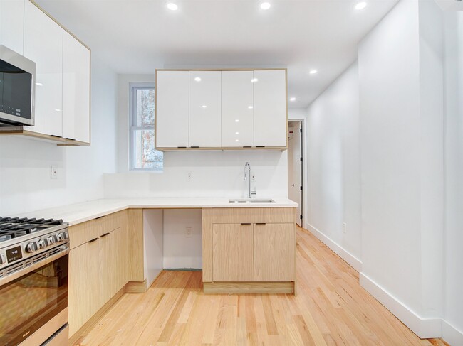 Photo - 151 Williams Ave