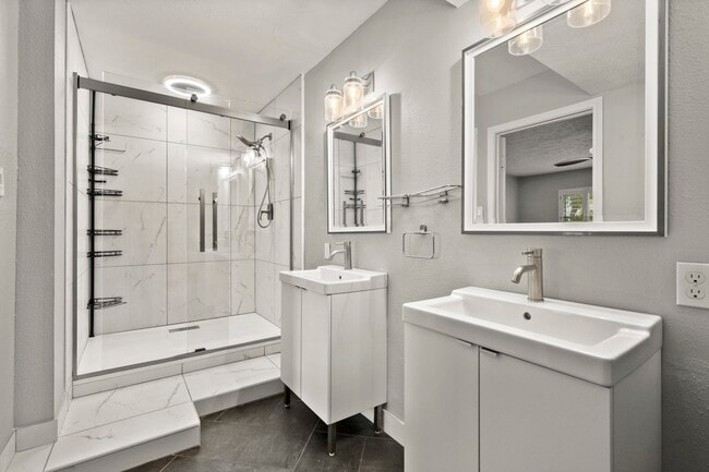 Building Photo - 22722 Braken Carter Ln