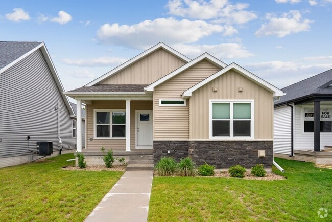 Building Photo - 116 Axlewood Dr Rental