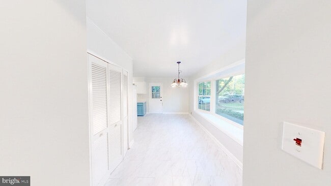 1216 Downs Dr