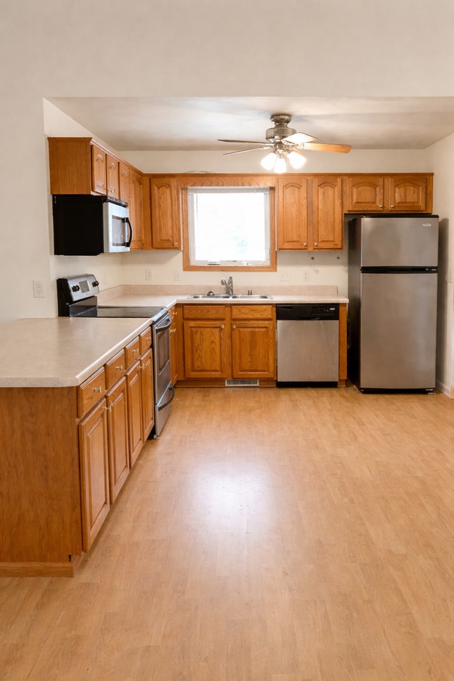 Photo - 1031-1033 Pleasantview Unit 1031