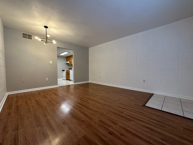 Photo - 417 Walker St