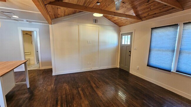 Photo - 1614 N Lynn St