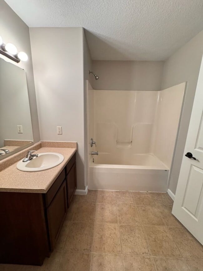 Photo - New 3 bedroom listing in north Fort Wayne!