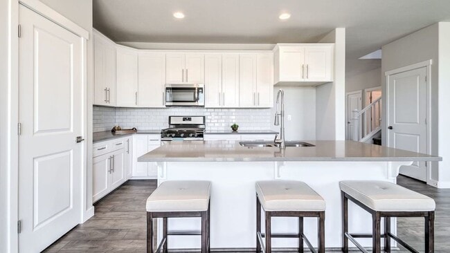 Building Photo - Amazing Five Bedroom Home, Bluffdale, 3300...