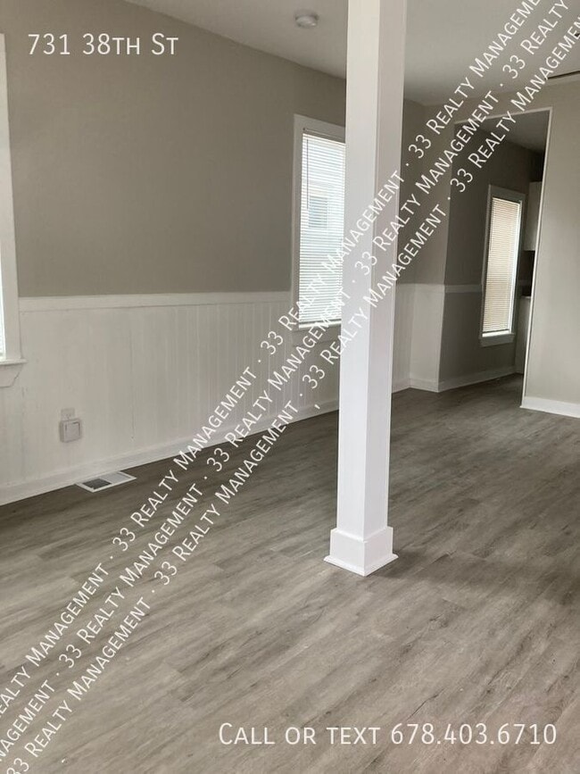 Photo - 731 W 38th St