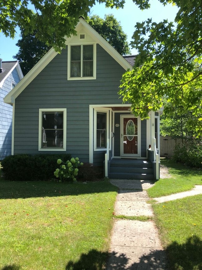 Welcoming Victorian with Modern Comforts *... - Welcoming Victorian with Modern Comforts *... House