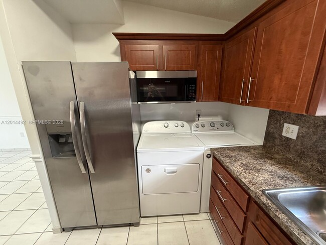 Photo - 2212 W 74th St Unit 201-28