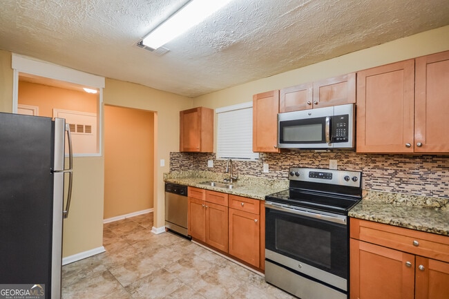 Photo - 1912 Singer Way