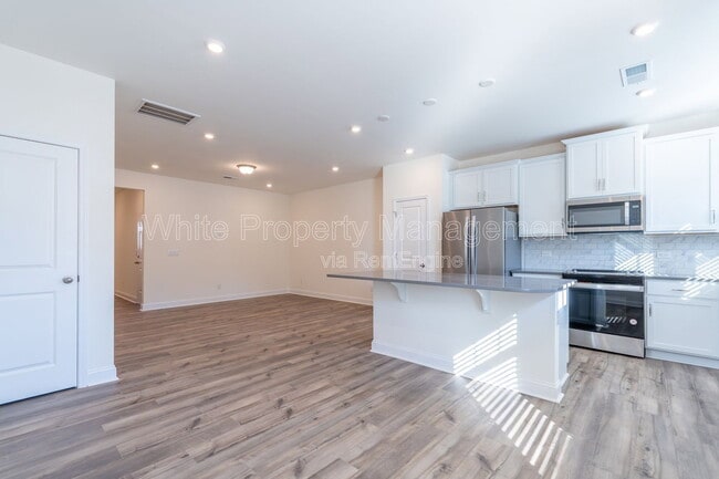 Photo - 1556 Cedar Tree Dr