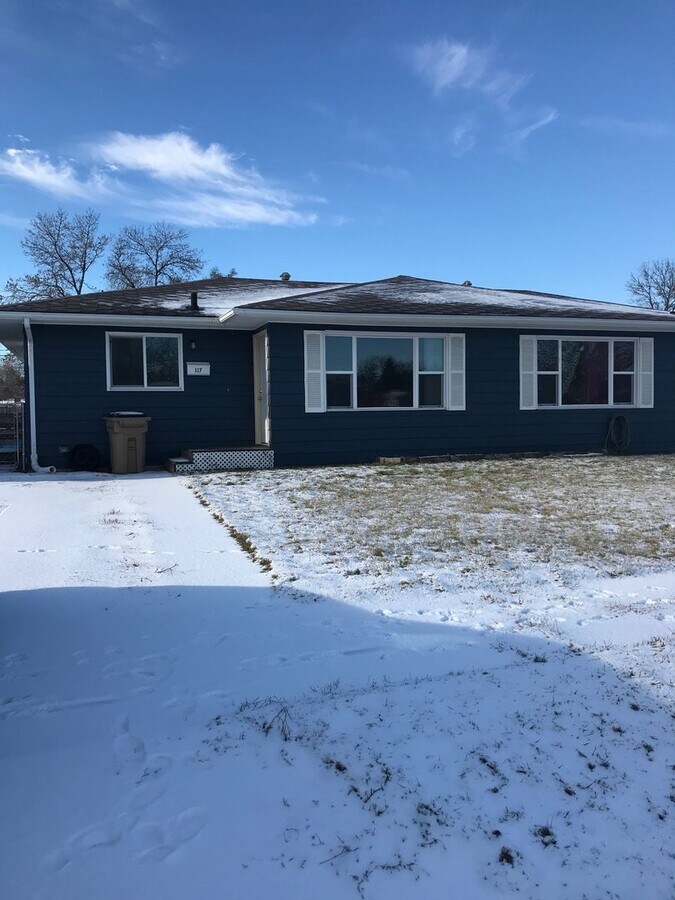 2 Bedroom Duplex! House House Rental in Minot, ND