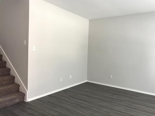 Photo - 2053 Meadow Park Dr
