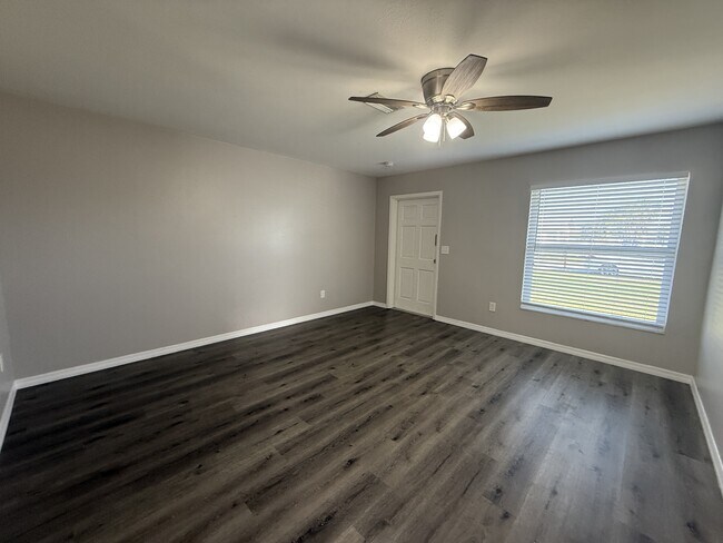 Photo - 518 Briarwood Rd