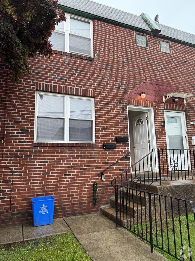 Building Photo - 1113 Faunce St Unit 1st Floor Rental