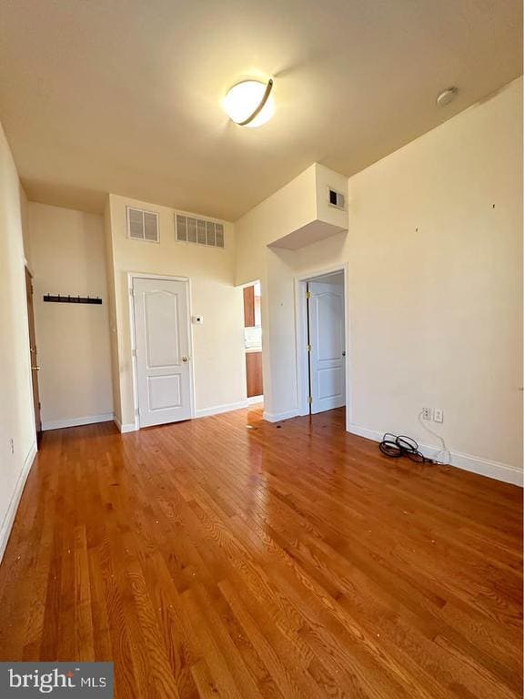 Building Photo - 3900 Terrace St Unit 2