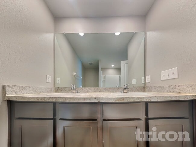 Photo - 7846 Broad Pointe Dr