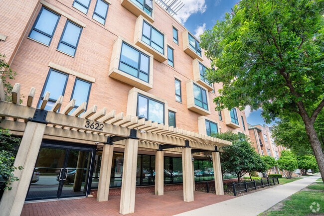 Building Photo - 3622 S State St Rental