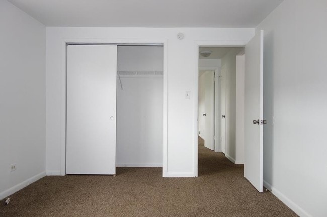 Photo - 14020 S School St